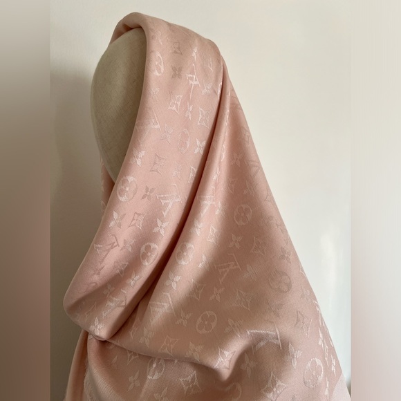 Monogram Shine shawl / scarf Louis Vuitton LV - Picture 8 of 12